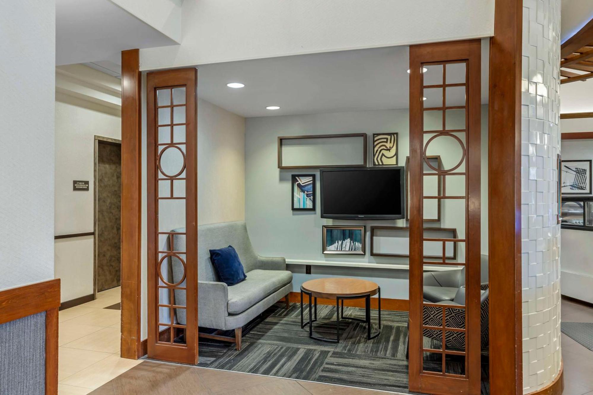 Hyatt Place Houston-north 3*
